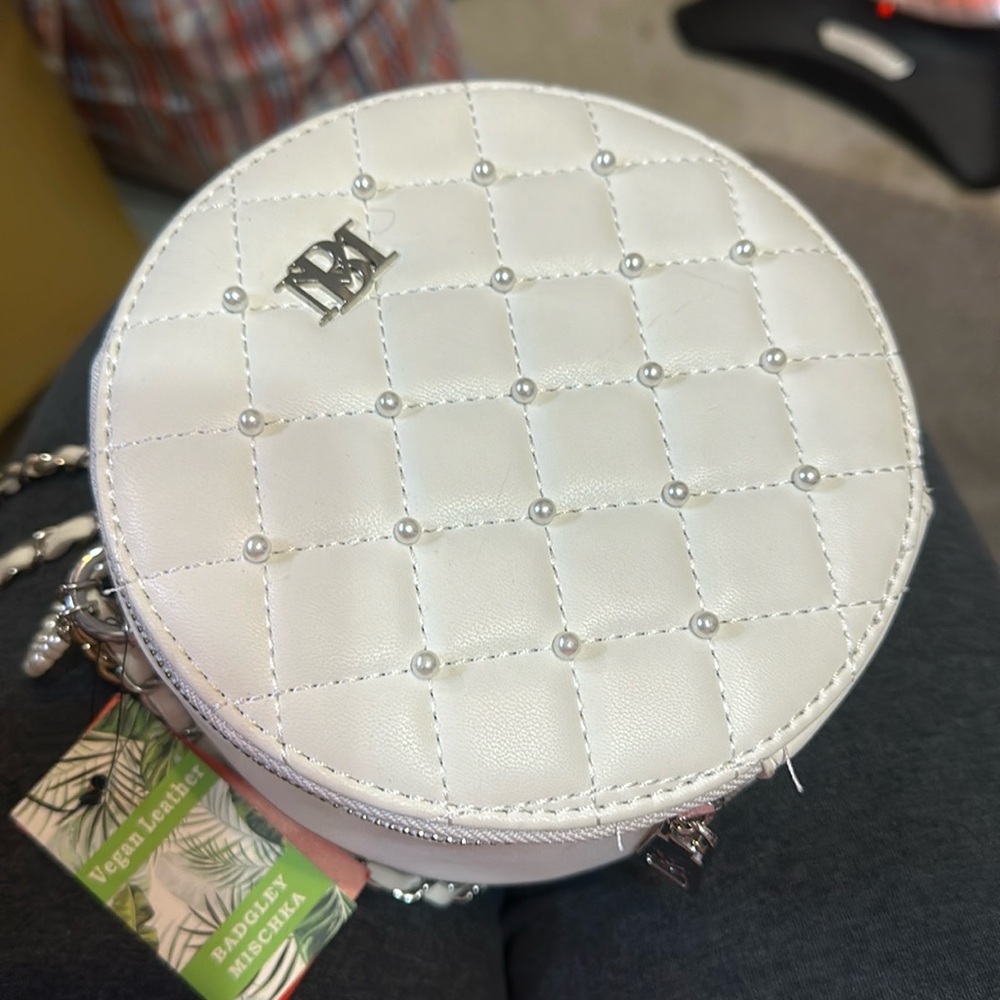 Badgley Mischa Round Vegan Leather Bag w/ Pearl & Chain Detail ❤️NEW❤️